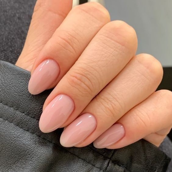 camouflage base voor natuurlijke manicure
